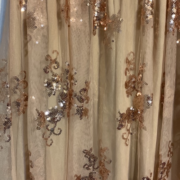 Glamorous sparkly evening dress - Picture 4 of 7